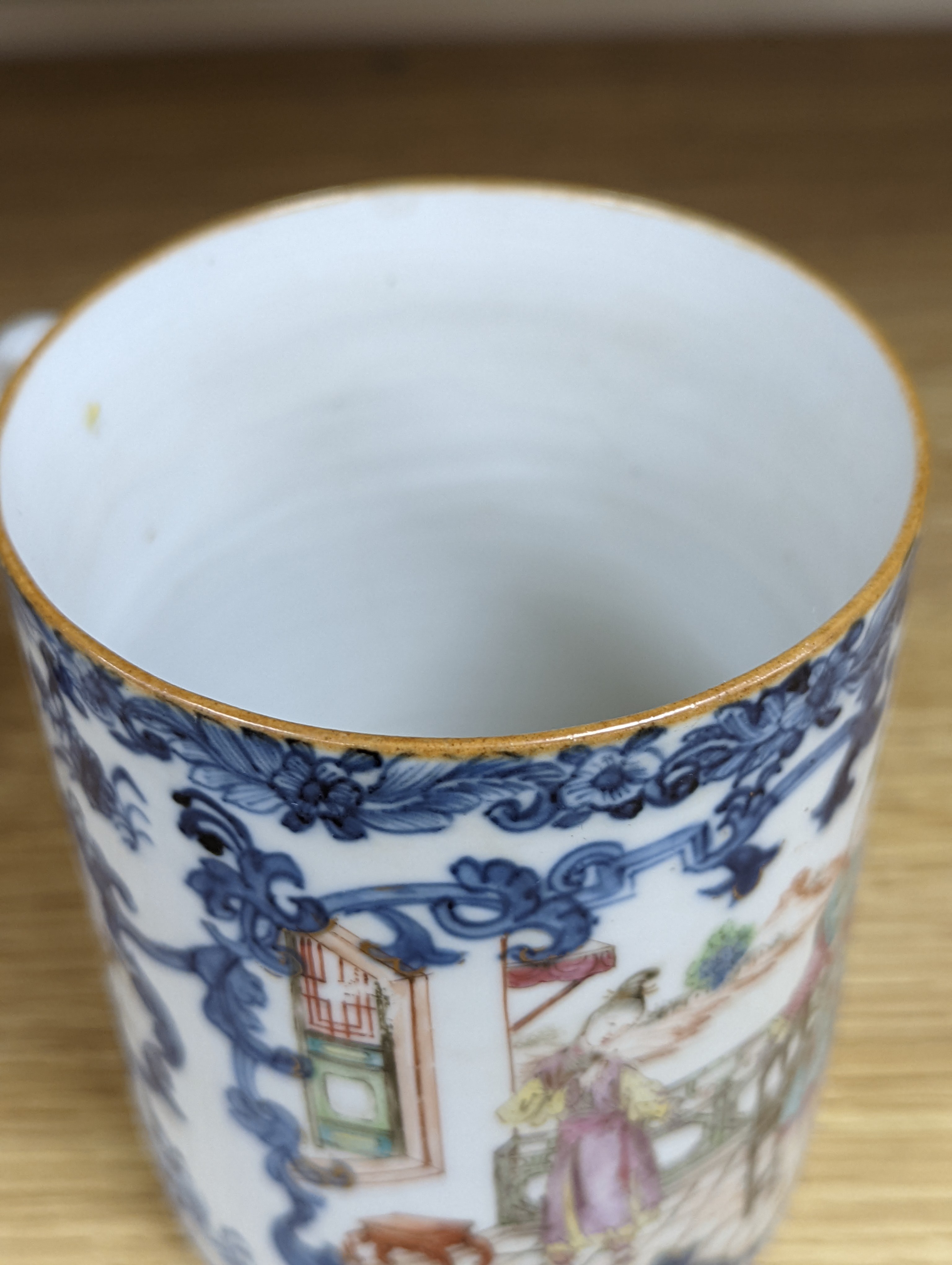 A Chinese export famille rose mug, Qianlong period, H. 11.5cm
